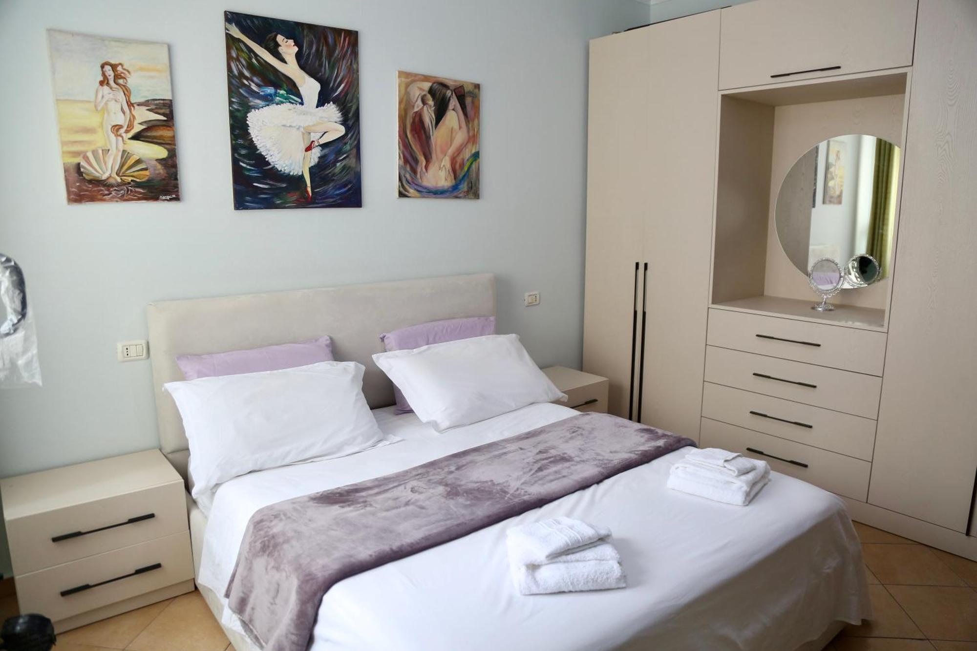 Stay At An Artist'S Place! Tiranë Ngoại thất bức ảnh
